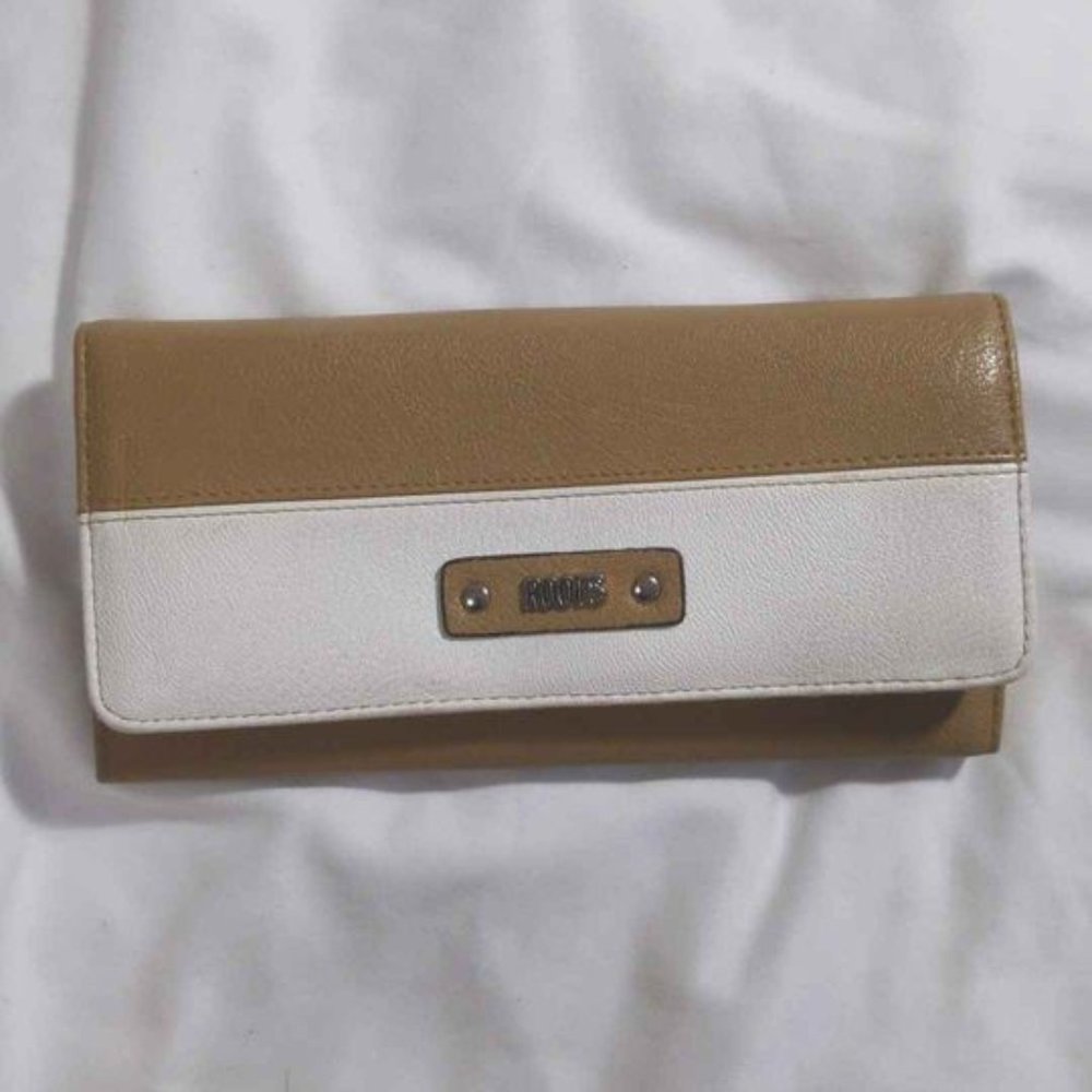 Roots women's leather wallet